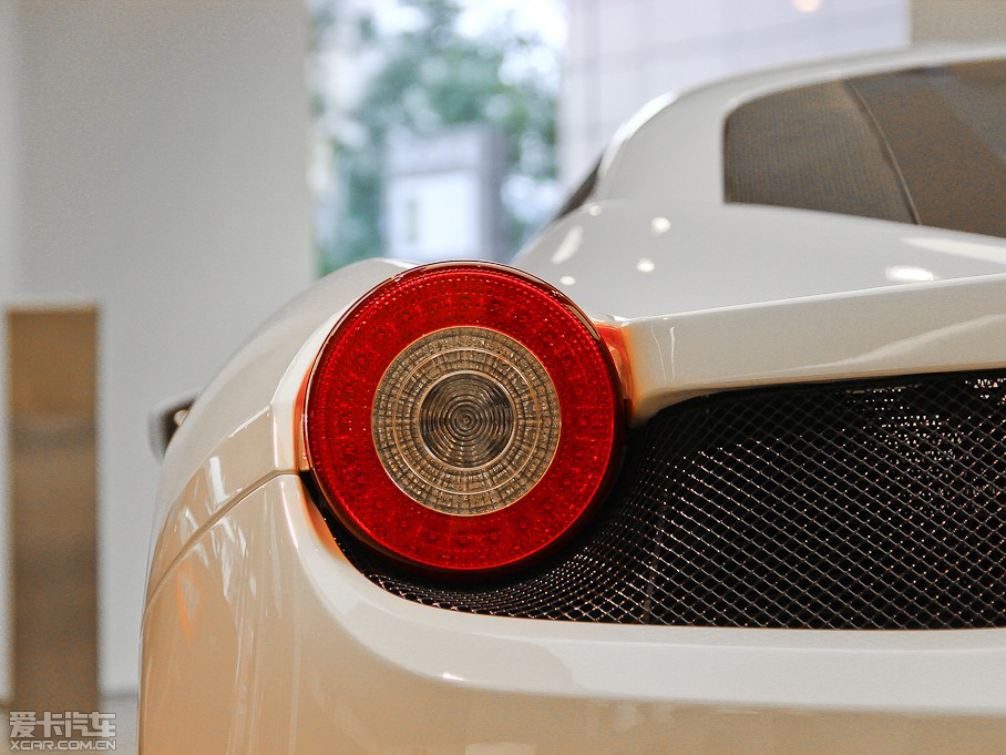 2010458 4.5L Italia