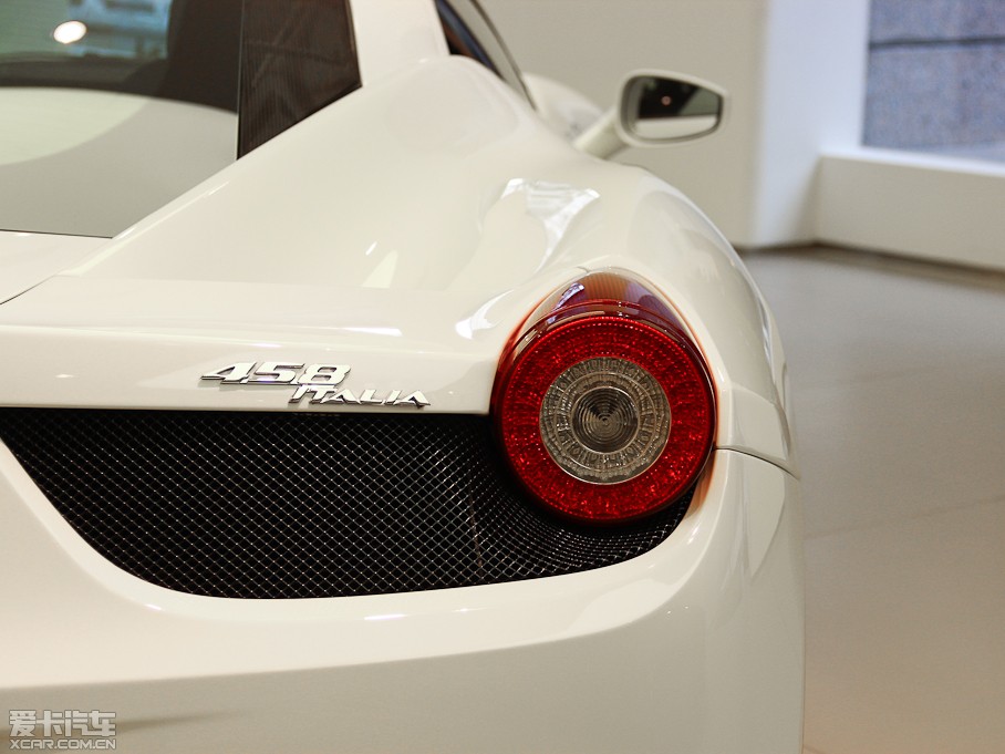 2010458 4.5L Italia