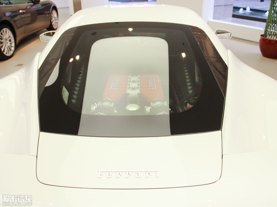 2010458 4.5L Italia