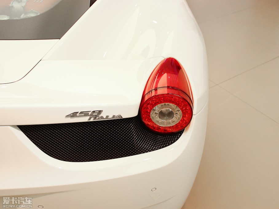 2010458 4.5L Italia