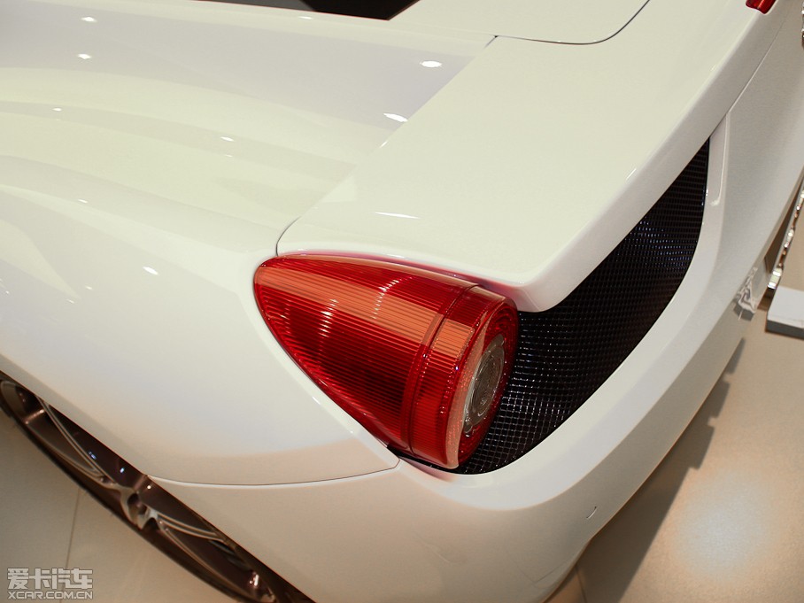 2010458 4.5L Italia