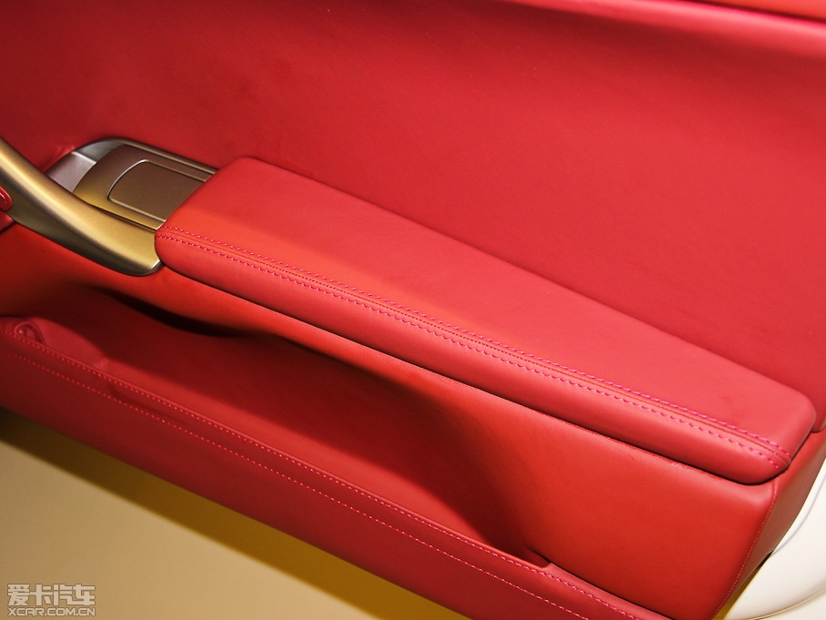 2013F12berlinetta 6.3L ˜ʰ