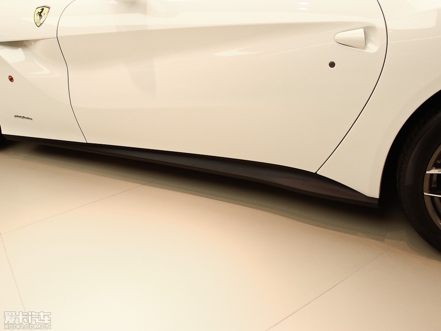 2013��F12berlinetta 6.3L �˜ʰ�