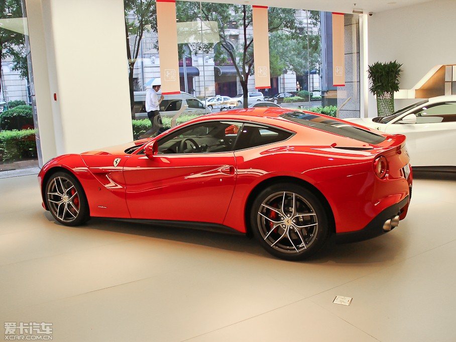 2013F12berlinetta 6.3L ˜ʰ