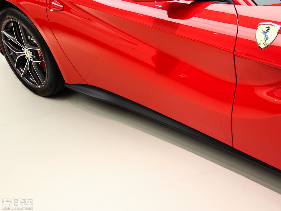 2013F12berlinetta 6.3L ˜ʰ