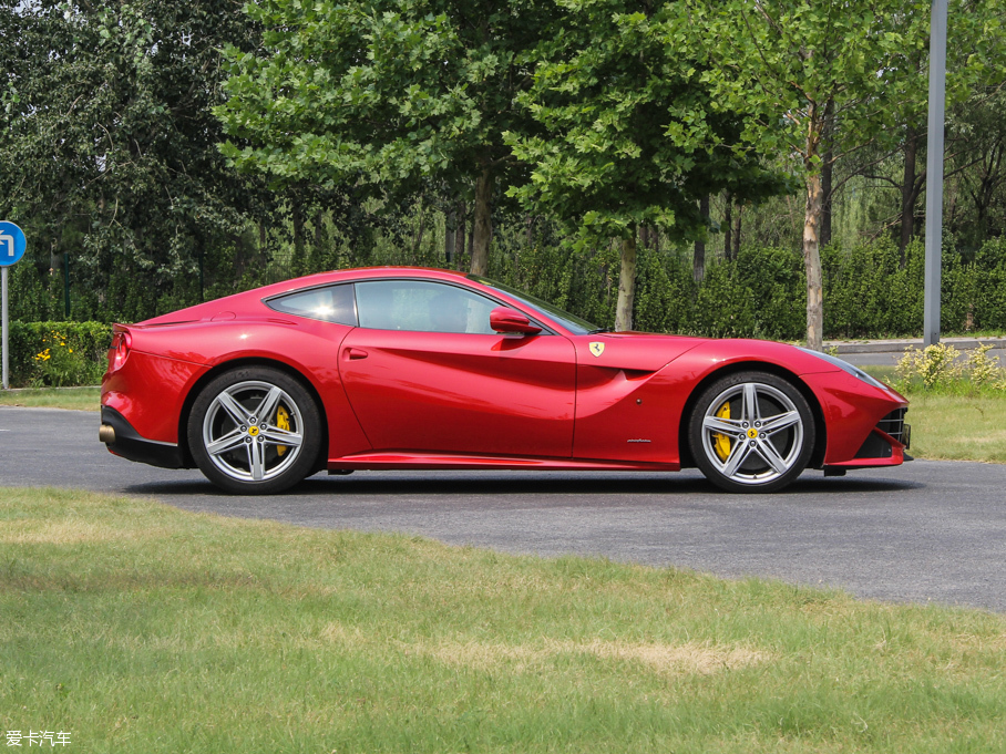 2013F12berlinetta 6.3L ˜ʰ