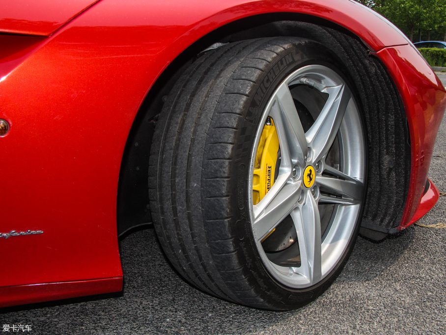 2013F12berlinetta 6.3L ˜ʰ