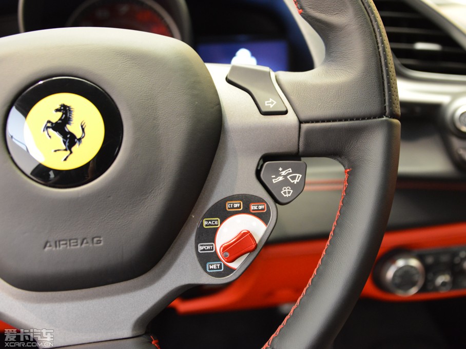 【2015款法拉利488GTB_中控区_10\/138张图