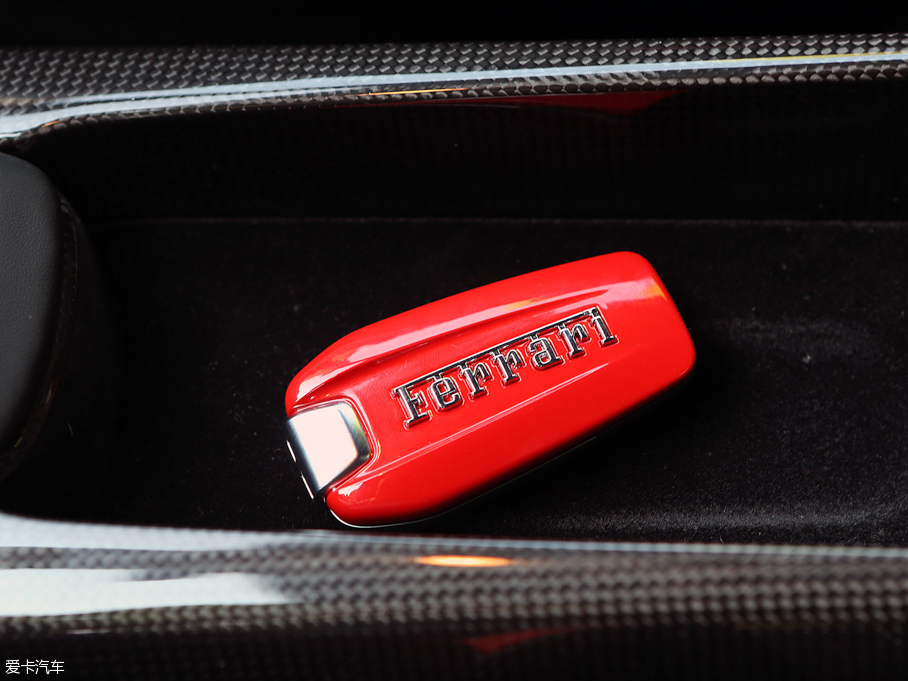 2015�����488 GTB GTB