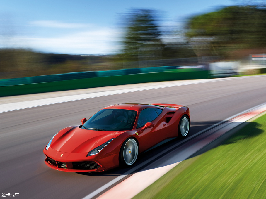 2015�����488 GTB GTB