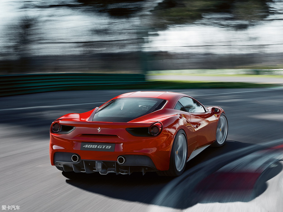 2015�����488 GTB GTB