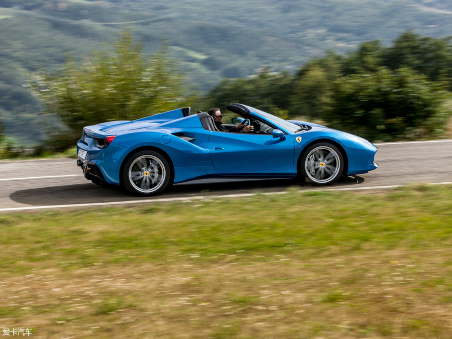 2015488 Spider Spider