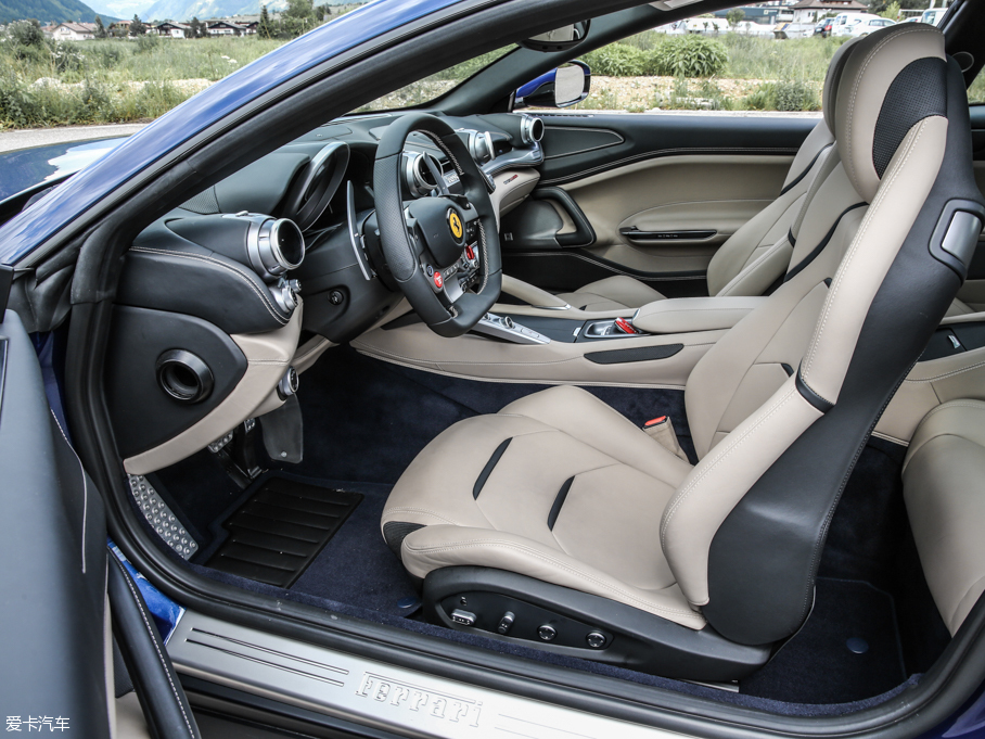 2016GTC4Lusso 6.3 V12