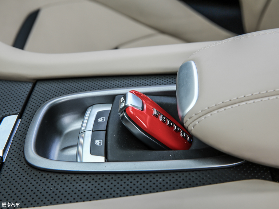 2016GTC4Lusso 6.3 V12