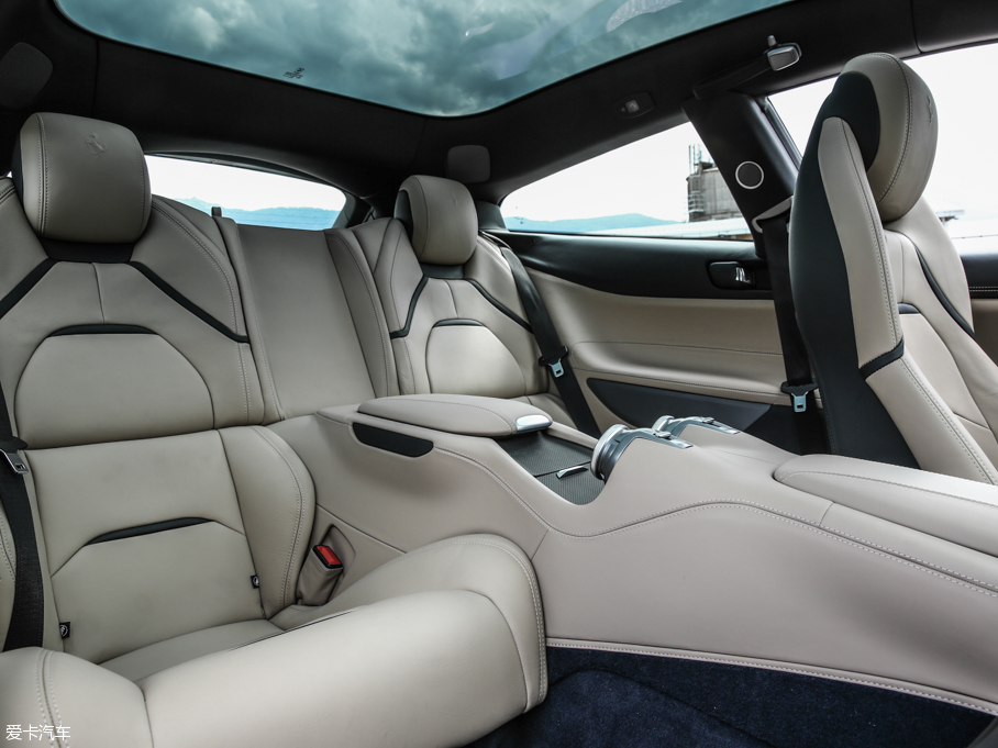 2016GTC4Lusso 6.3 V12