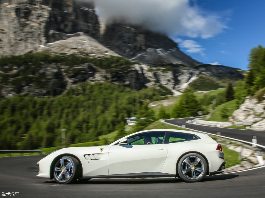 2016GTC4Lusso 6.3 V12