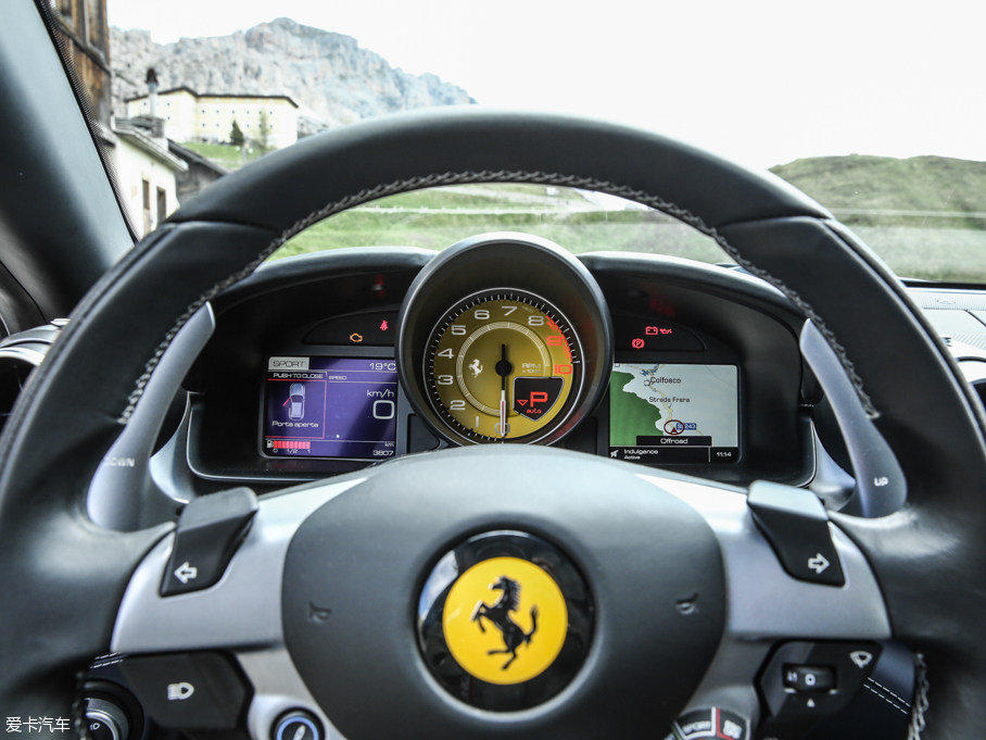 2016��GTC4Lusso 6.3 V12