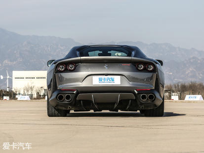 法拉利2017款812 Superfast