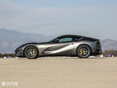 法拉利2017款812 Superfast