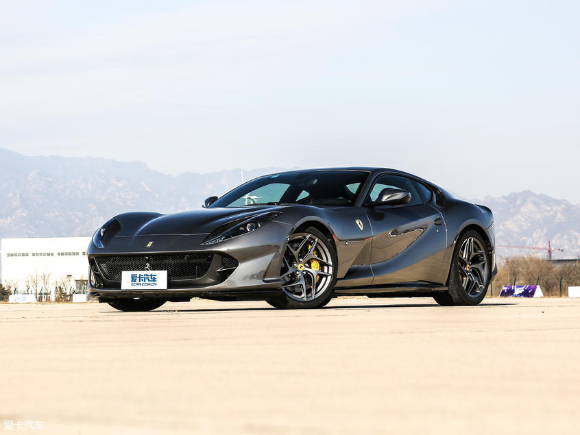 法拉利2017款812 Superfast