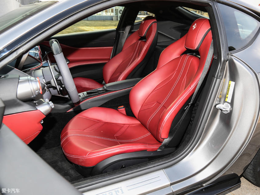 法拉利2017款812 Superfast