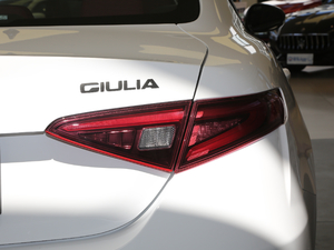 2019280HP A Black Package β