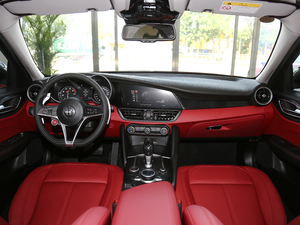 2019款280HP 豪华版 Black Package 内饰全景