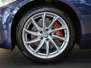 2019款280HP 豪华版 轮圈
