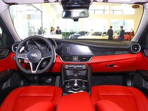 2019款280HP 豪华版 内饰全景
