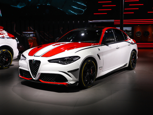 2019款510HP F1限量版 左前45度