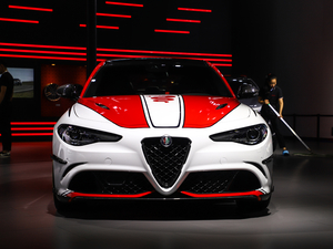 2019款510HP F1限量版 正前