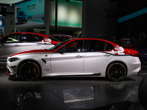 2019款510HP F1限量版 正侧（左）