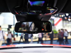 2019款510HP F1限量版 车内后视镜