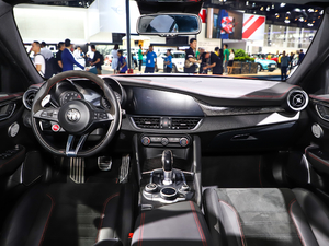 2019款510HP F1限量版 内饰全景