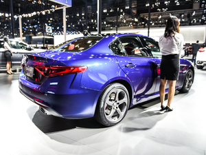 2019款280HP 豪华版 整体外观