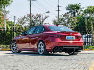 2019款510HP 四叶草版 左后45度