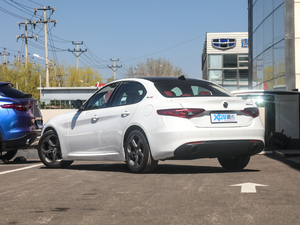 2020款280HP 豪华版 左后45度