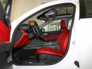 2020款280HP 豪华版 前排空间