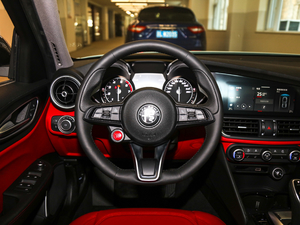 2020款280HP 豪华版 方向盘