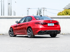 2020款280HP 豪华运动版 左后45度