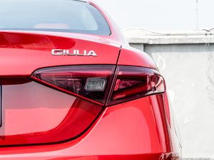 2020款280HP 豪华运动版 尾灯
