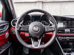 2020款280HP 豪华运动版 中控区