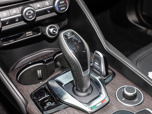 2020款280HP VIRTU限量版 换挡杆