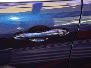 2020款280HP 黯夜魅影限量版 主驾门拉手