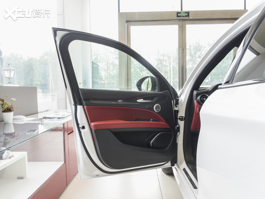 2021Stelvio˹̹S 2.0T 280HP Veloce Ti ٰ