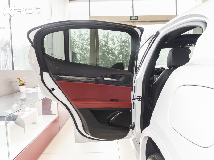 2021Stelvio˹̹S 2.0T 280HP Veloce Ti ٰ