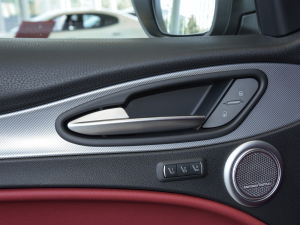 20212.0T 280HP A\Ӱ п؅^