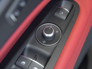 20212.0T 280HP A\Ӱ п؅^