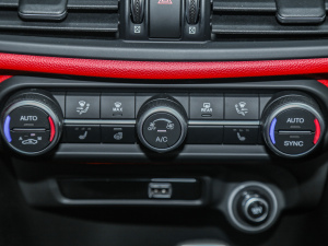 2021款2.0T 280HP 豪华版 空调调节