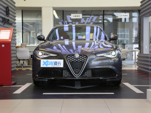 2021款2.0T 280HP 豪华运动版 正前